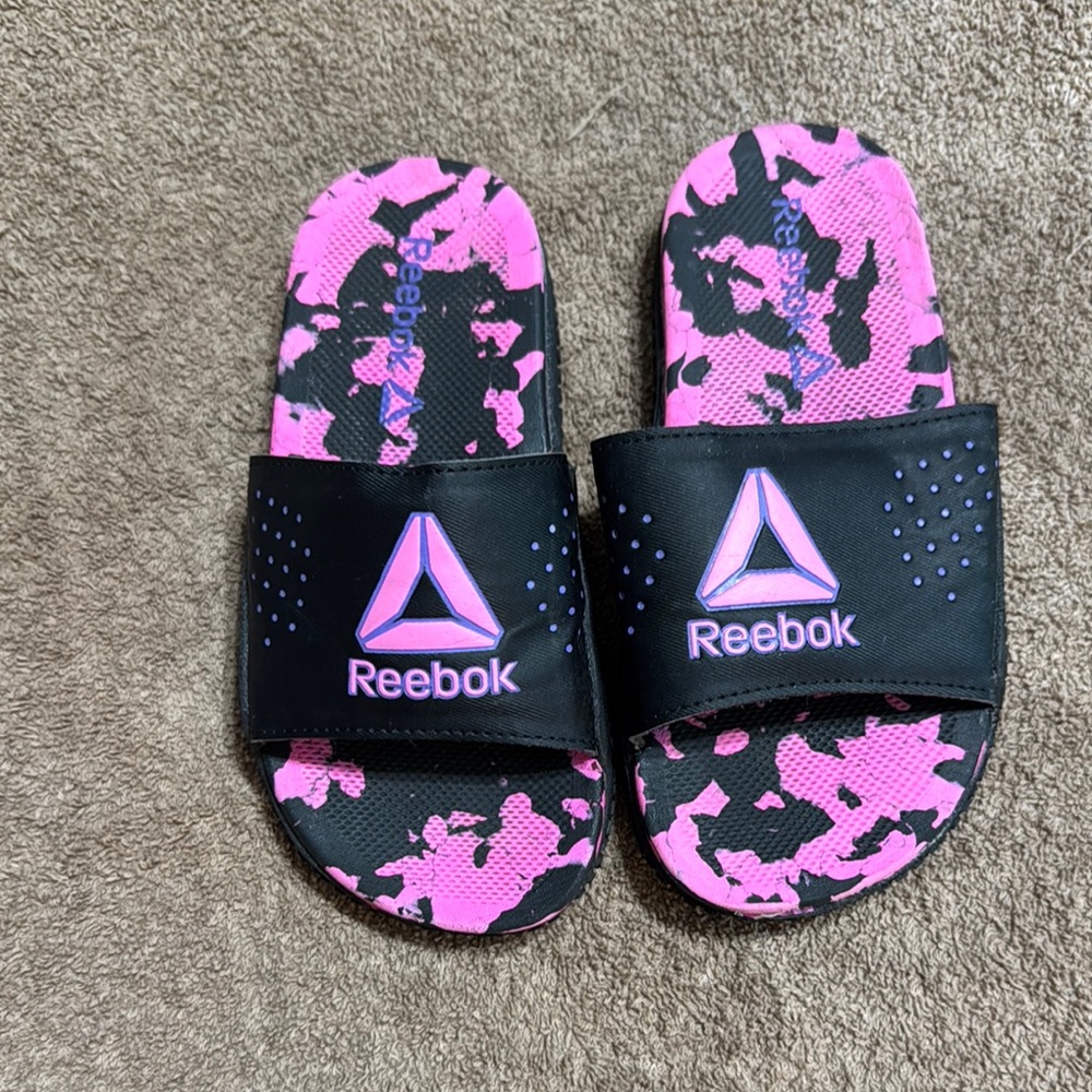 Reebok Girls Pervade Dual Density Comfort Slide Sandals - Black and Camo Size 13